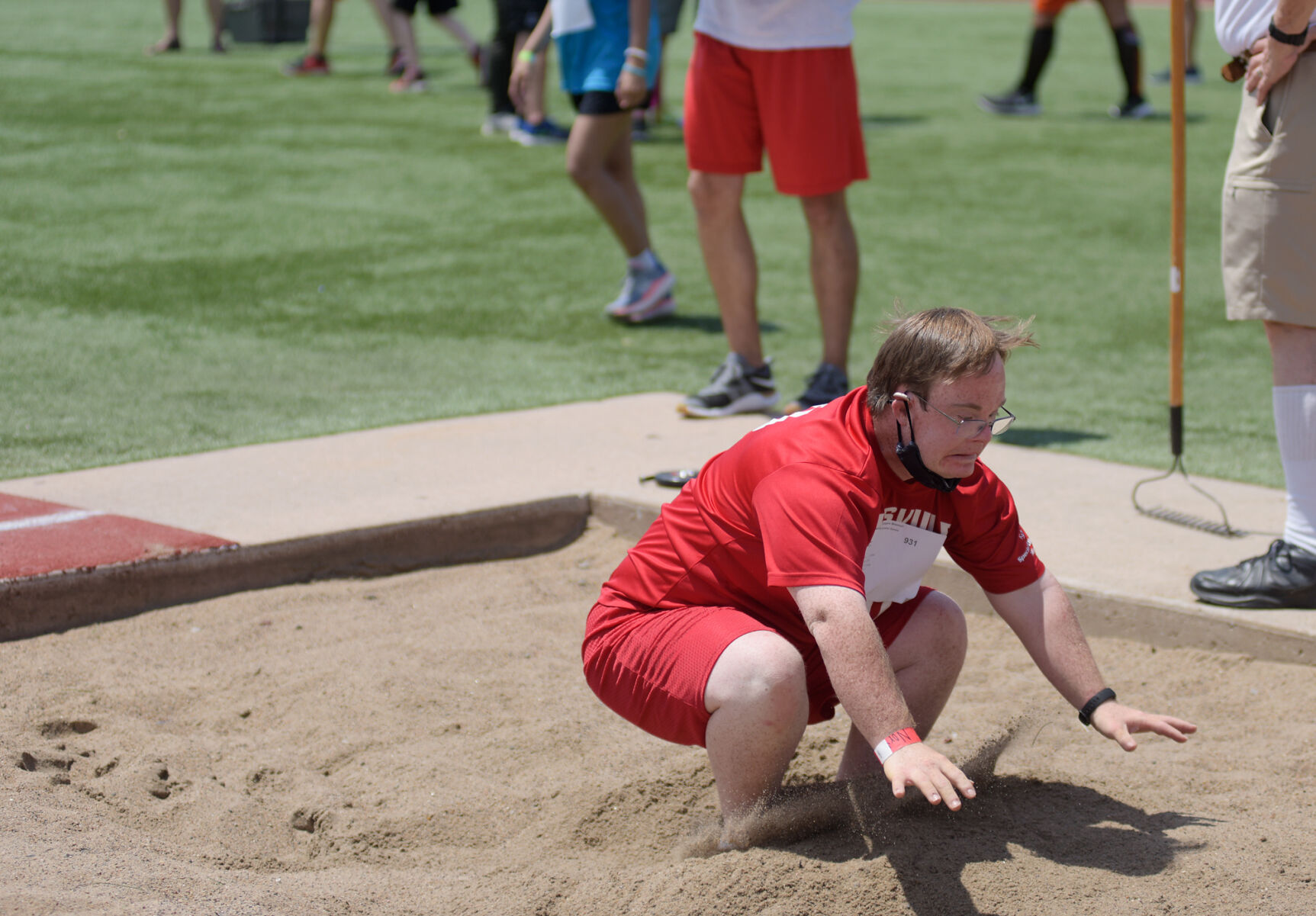 Jaren Niemeyer lands in the sand pit
